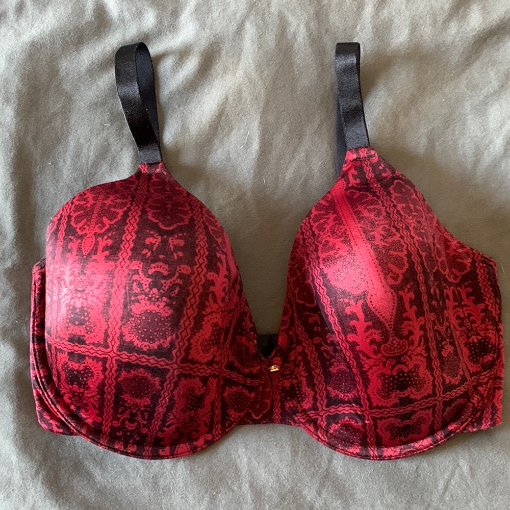 Jennifer Lopez Bra, size 36DD